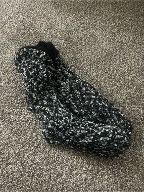 Cozy Black & White Bouclé Slipper Socks